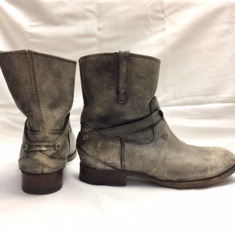 Frye 6.5 Lindsay Gray plate Distressed boots moto